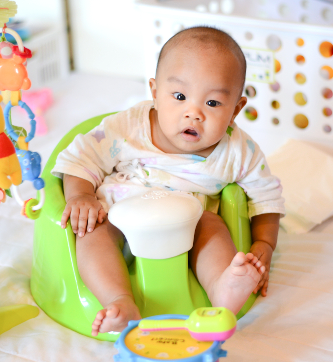 Pagalbinė sėdėjimo kėdutė kūdikiui